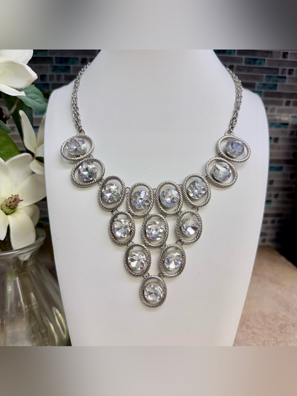 Vintage-style silver-tone statement necklace.